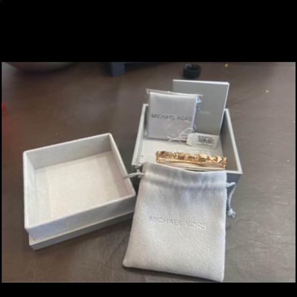 10/10 brand new with tags - Picture 4 of 6